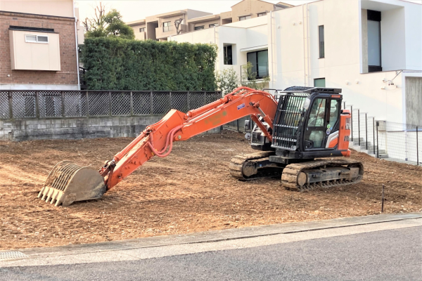 解体後の整地作業